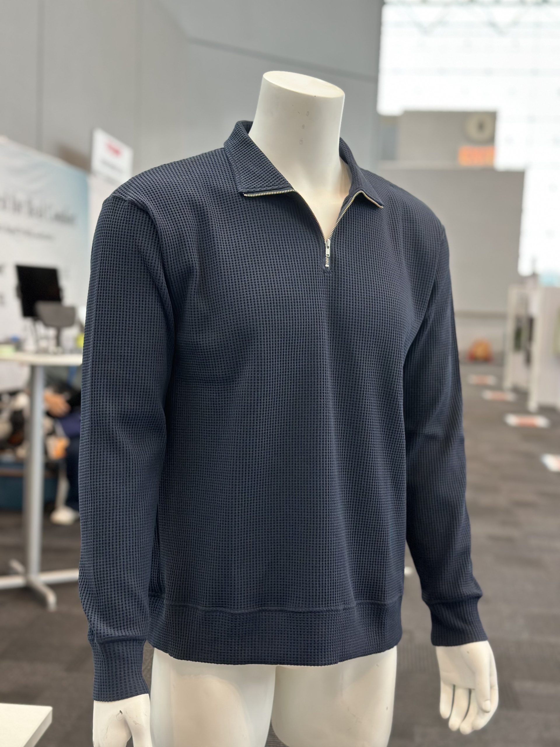 DELTAPEAK™ SLX® Premium Waffle Pullover ①